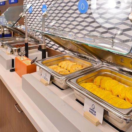 Holiday Inn Express & Suites - Detroit North - Roseville By Ihg Eksteriør billede