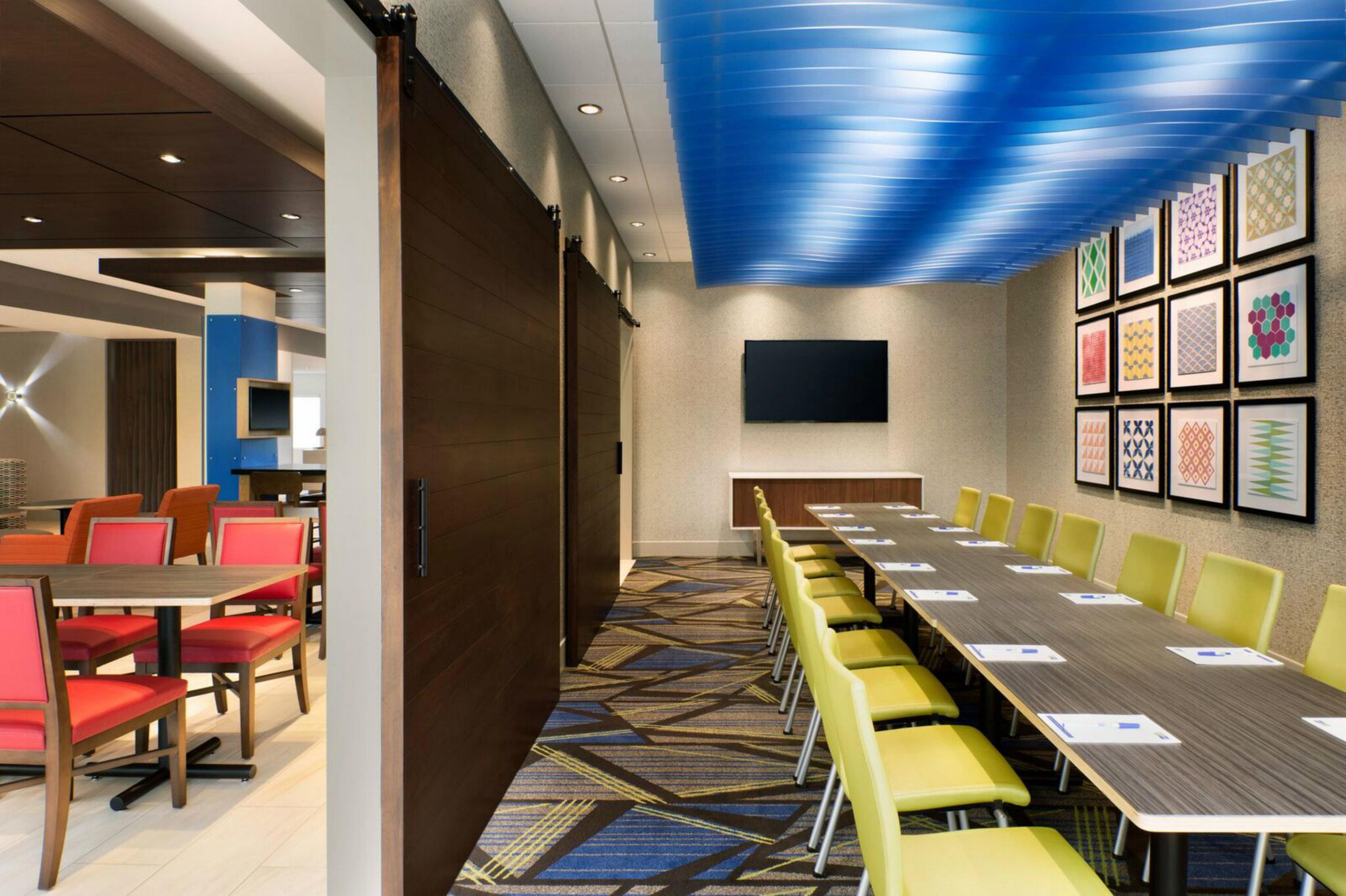 Holiday Inn Express & Suites - Detroit North - Roseville By Ihg Eksteriør billede