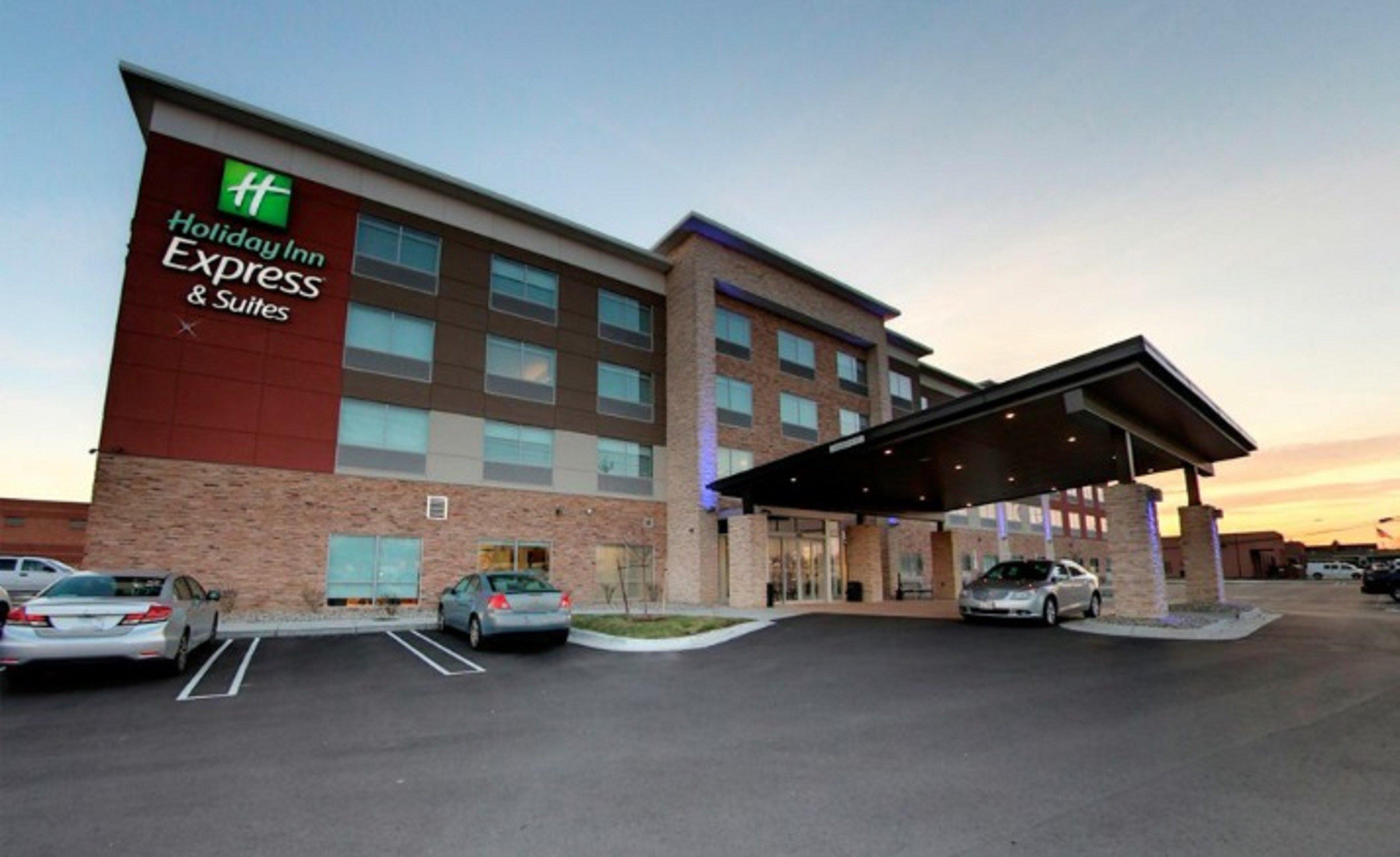 Holiday Inn Express & Suites - Detroit North - Roseville By Ihg Eksteriør billede