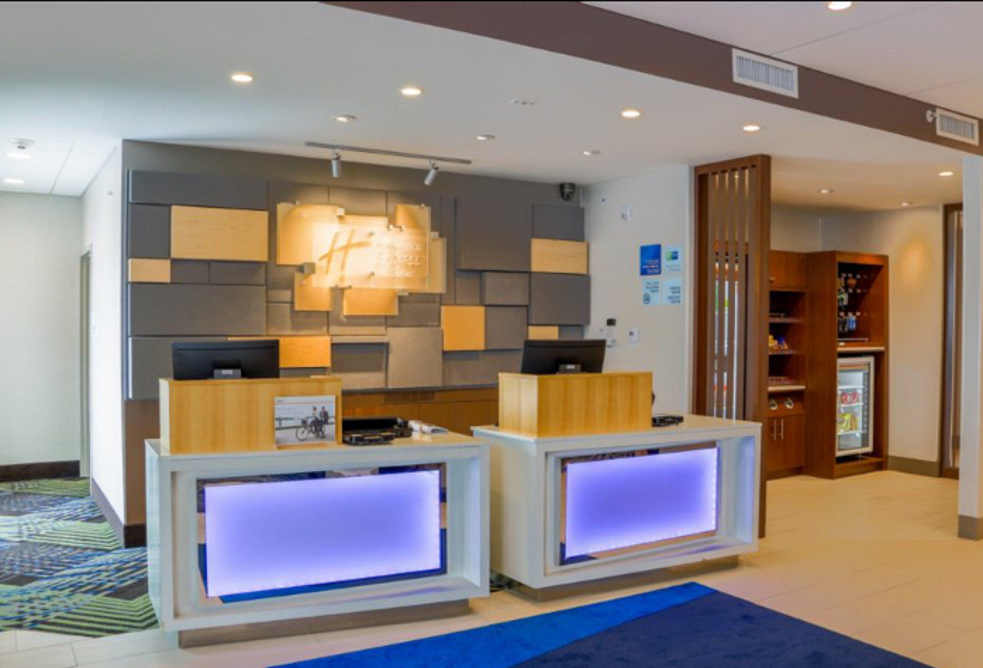 Holiday Inn Express & Suites - Detroit North - Roseville By Ihg Eksteriør billede