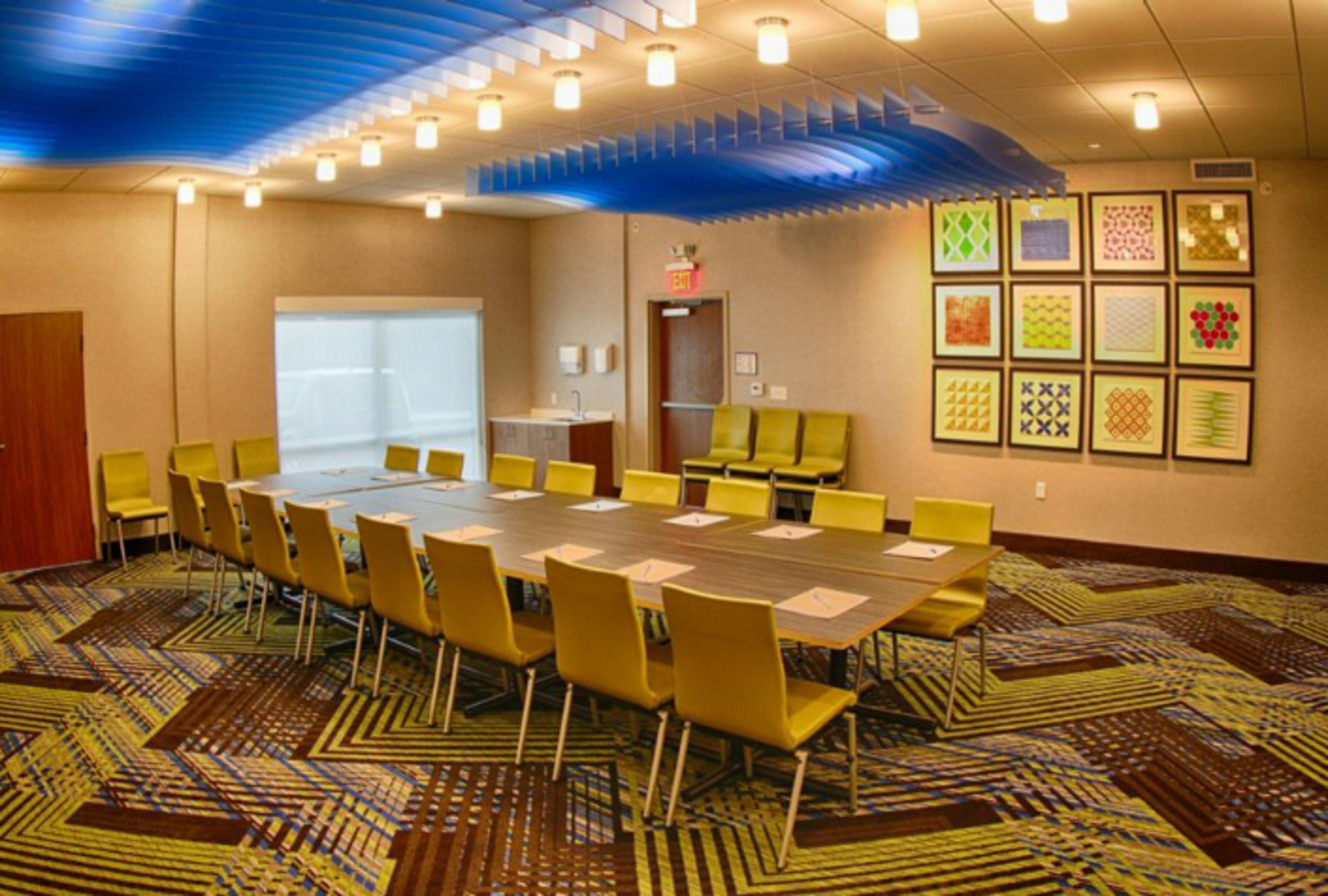 Holiday Inn Express & Suites - Detroit North - Roseville By Ihg Eksteriør billede