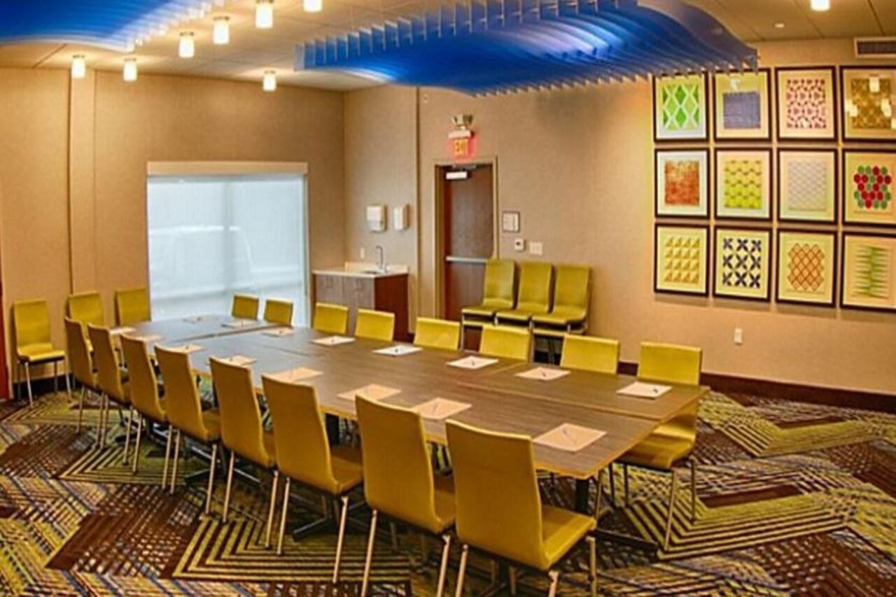 Holiday Inn Express & Suites - Detroit North - Roseville By Ihg Eksteriør billede